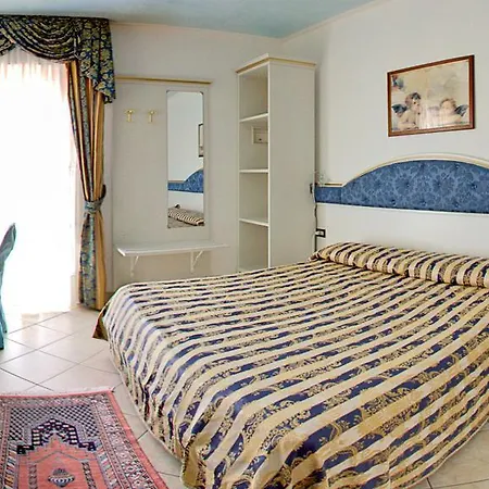 Hotel Elpiro 4*