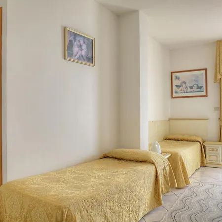 Elpiro Hotel