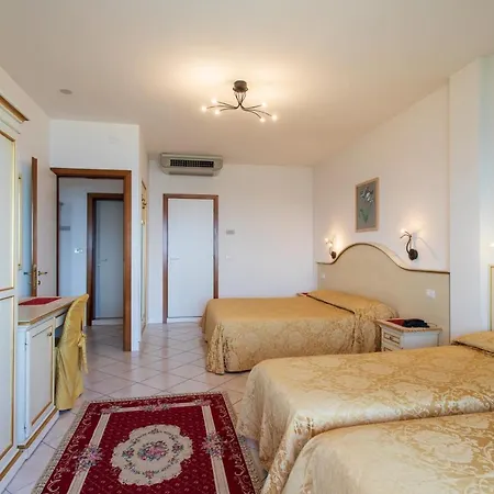 Elpiro Hotel 4*
