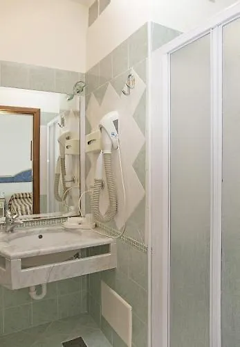 Hotel Elpiro 4*