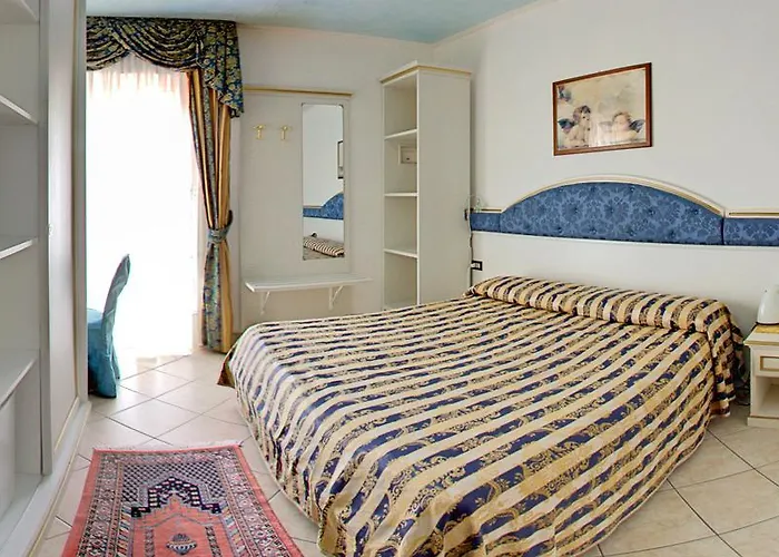 Hotel Elpiro 4*