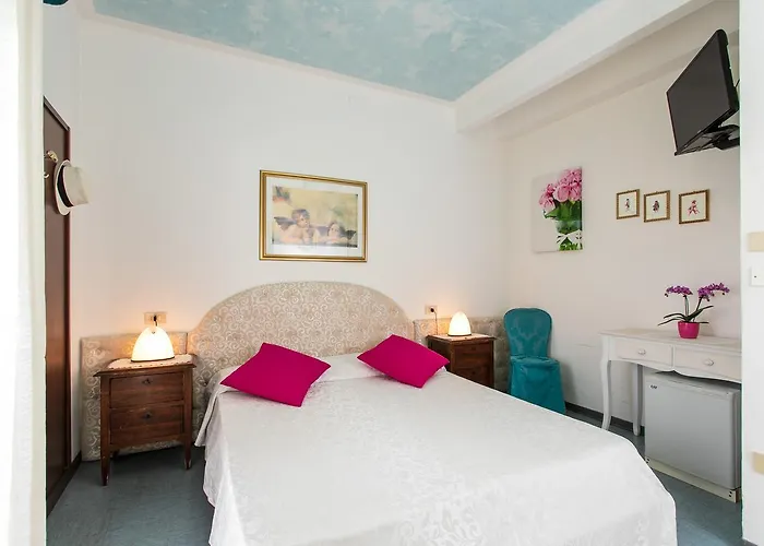 Elpiro Hotel 4*