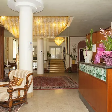 Elpiro Τζεσόλο Λίντο