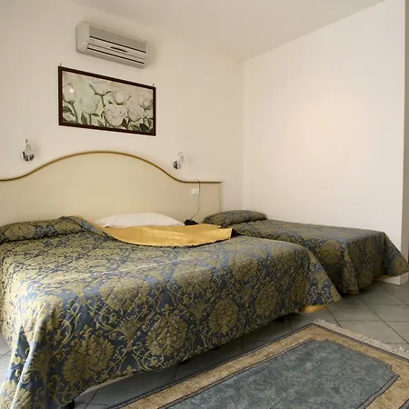 Ξενοδοχείο Elpiro 4*